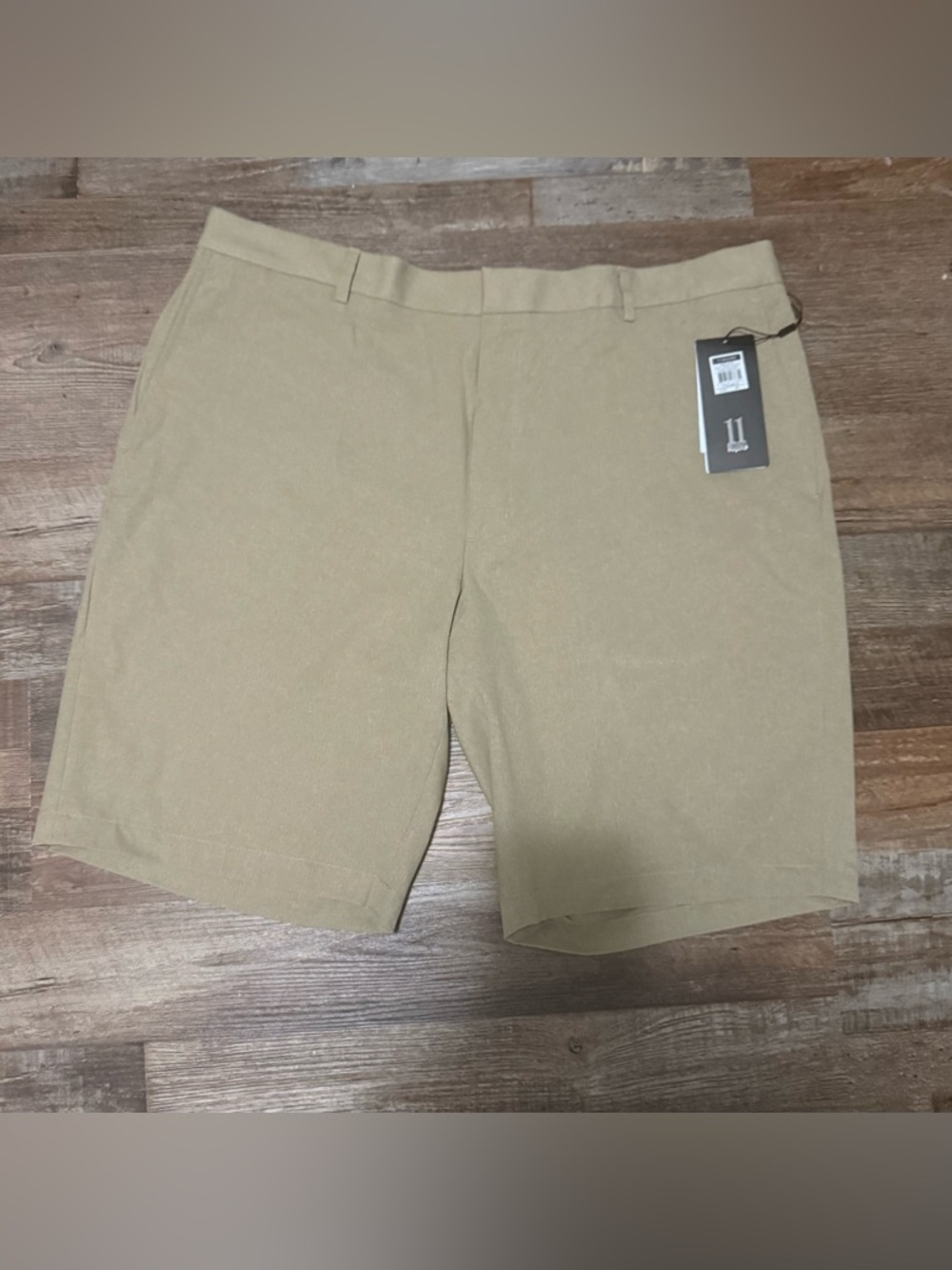 Walter Hagen Men's Tan Flat-Front Shorts NWT